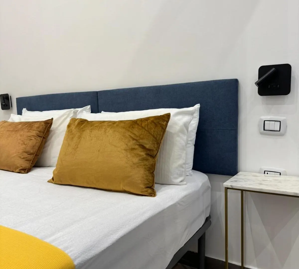 Art Suite San Liborio Neapel 0*,  Italien