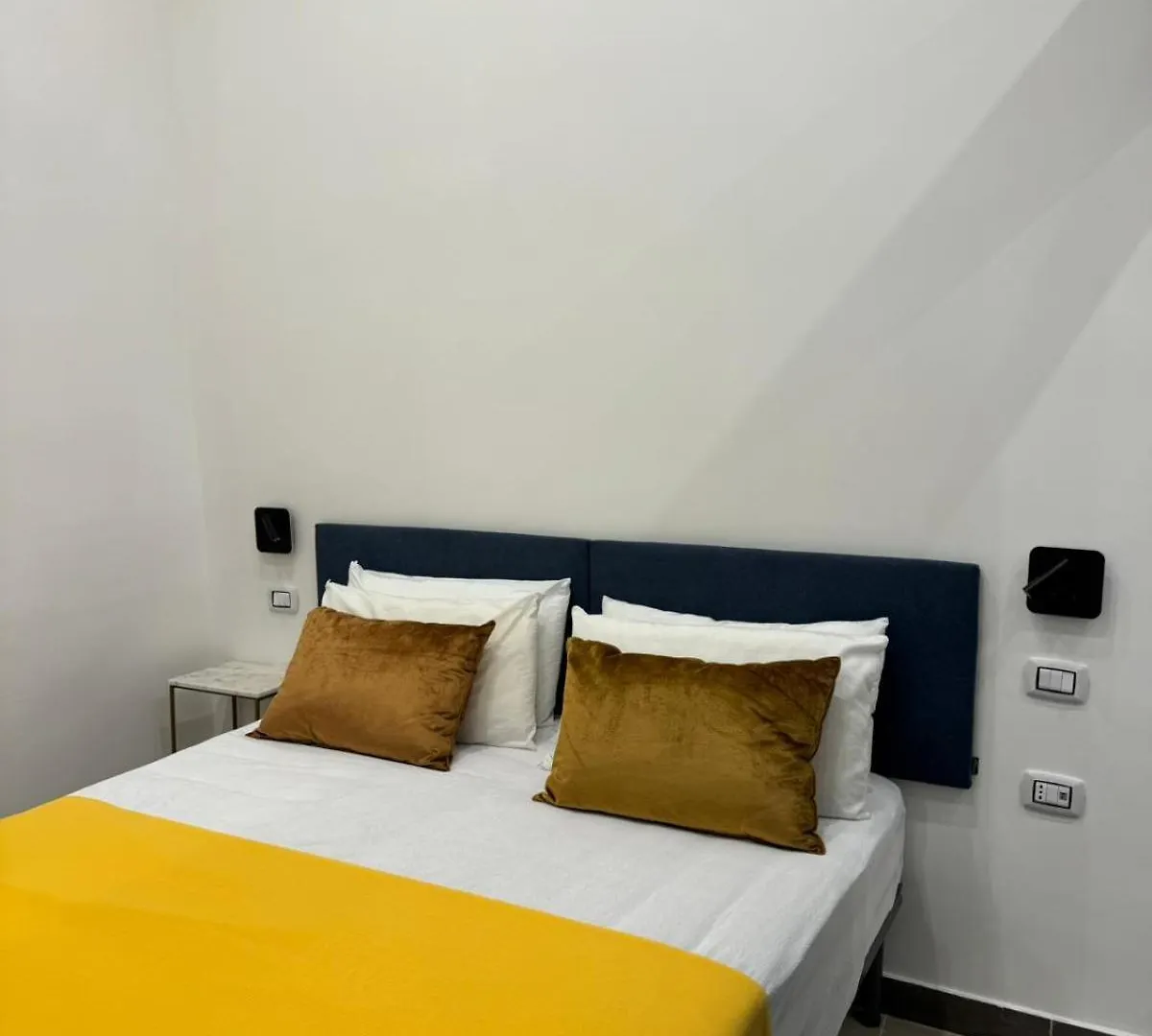 Art Suite San Liborio Neapel